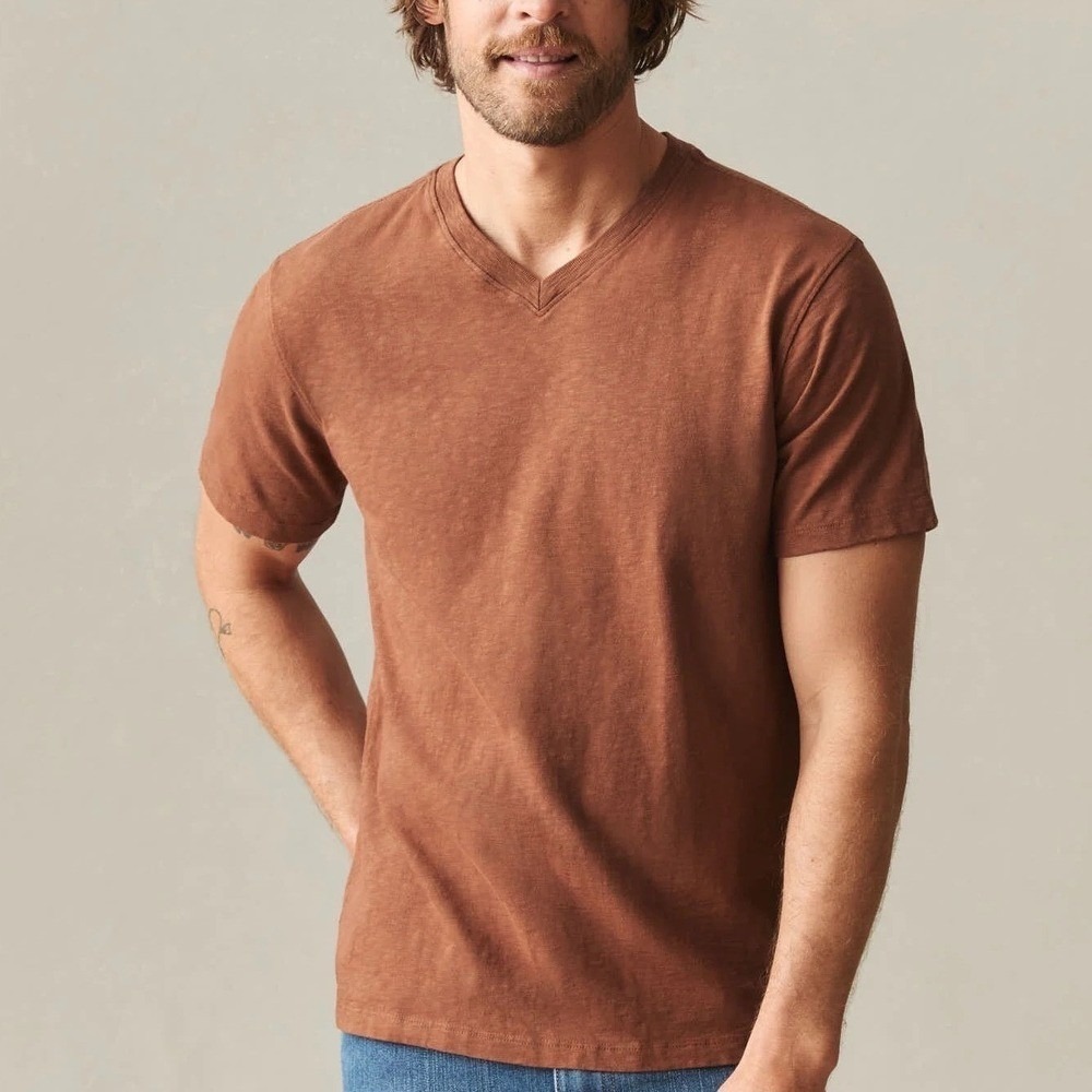 NEW American Giant T-Shirt Mens Small Brown V-Neck Short Sleeve Cotton USA‎